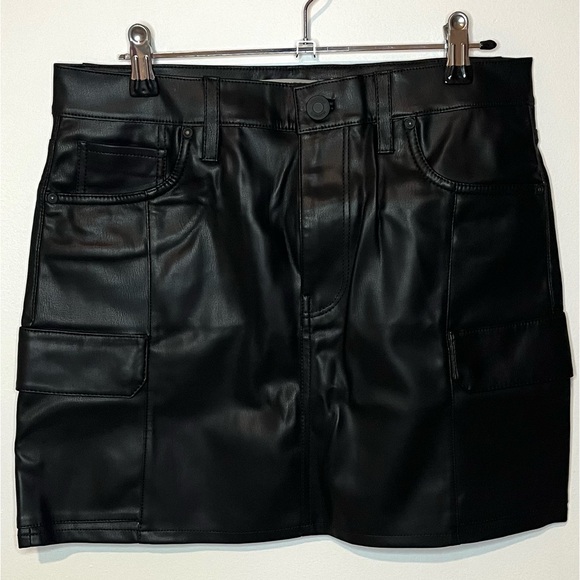 Hudson NWT Cargo Viper Faux Leather Mini Skirt in Black - Picture 5 of 10